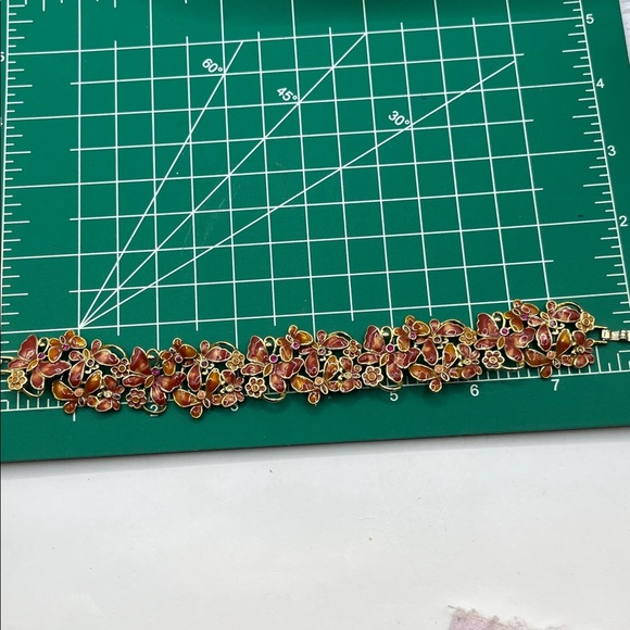 Vintage Monet Bracelet Flowers and 🌸🦋Butterflies, Enamel and Rhinestones - Picture 12 of 12